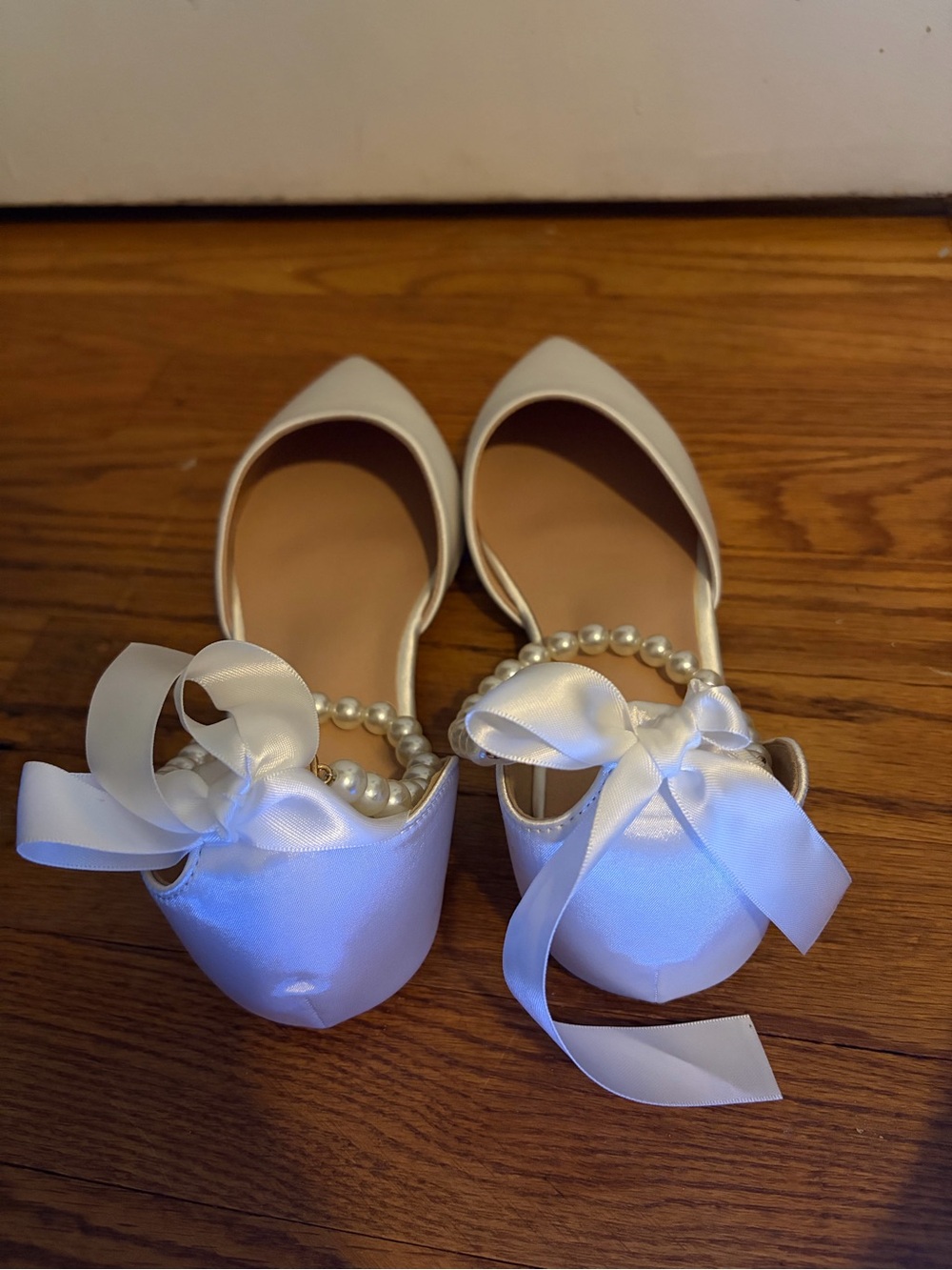 Elegant White Pearl-Ankle Satin Flats with Ribbon Tie - Picture 3 of 4